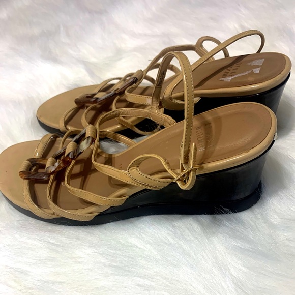 Stuart Weizmann Sandal - Picture 3 of 6